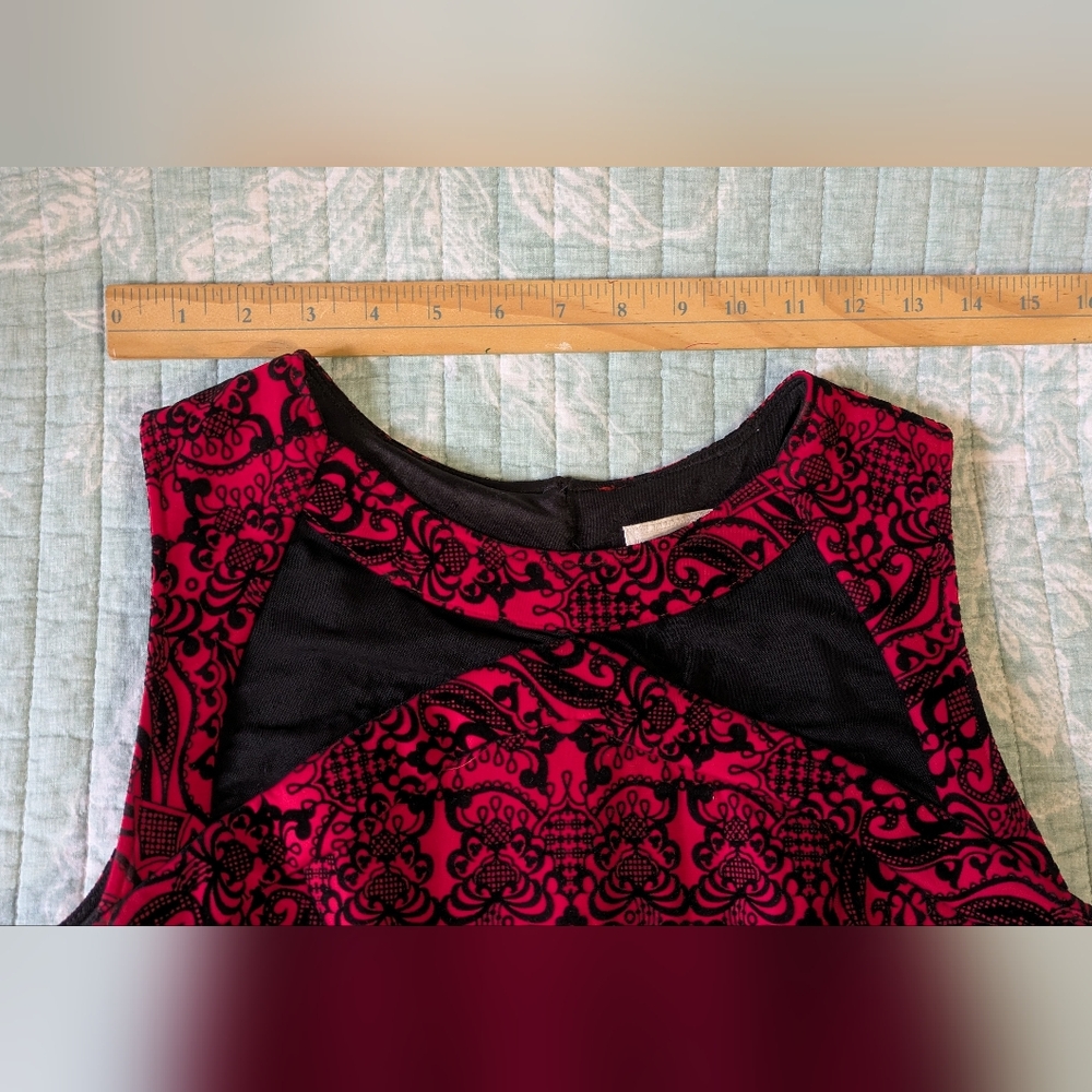 eci Red And Black Flocked Dress With Lace Detail. Size 8. - Picture 6 of 11